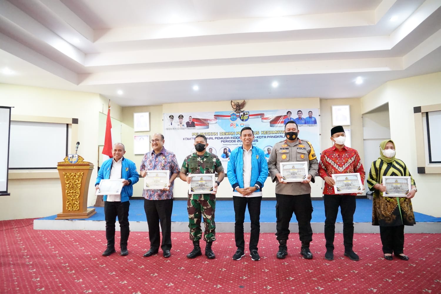 DPD KNPI PGK Anugerahkan Pin Anggota Kehormatan Kepada Walikota dan Forkopimda Kota Pangkalpinang