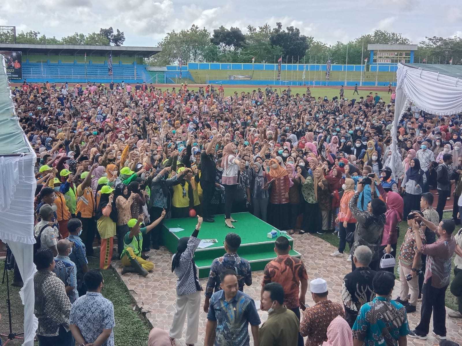 Dihadapan Ribuan Tenaga Honorer Molen Jelaskan Informasi Valid Terkait Isu Penghapusan Tenaga Honorer Di Lingkungan Pemerintahan