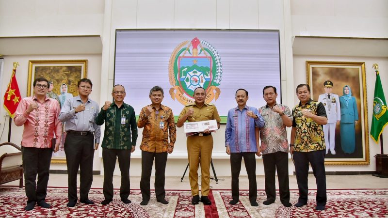 Peresmian Uang Kertas Cetakan 2022, Edy Rahmayadi Terima Uang Kertas Baru dengan Nomor Seri Sesuai Tanggal Kelahiran