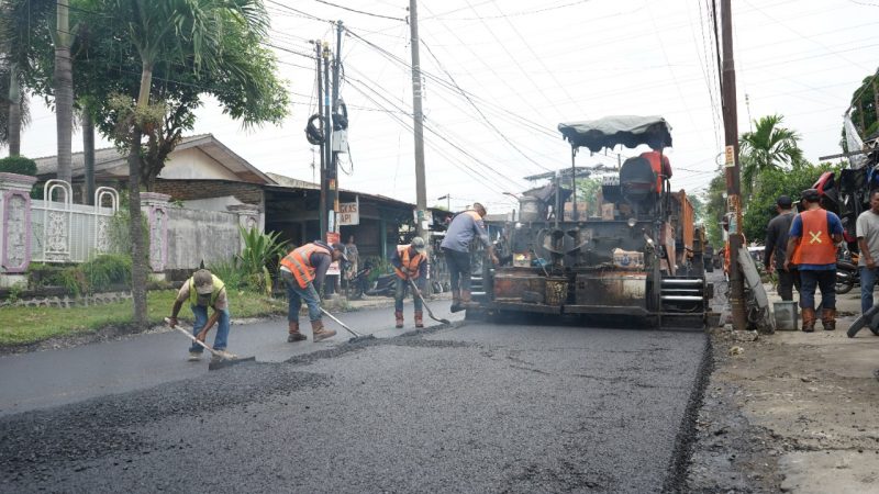 Atasi Kemacetan, Dinas PU Perlebar Jalan STM Kelurahan Suka Maju