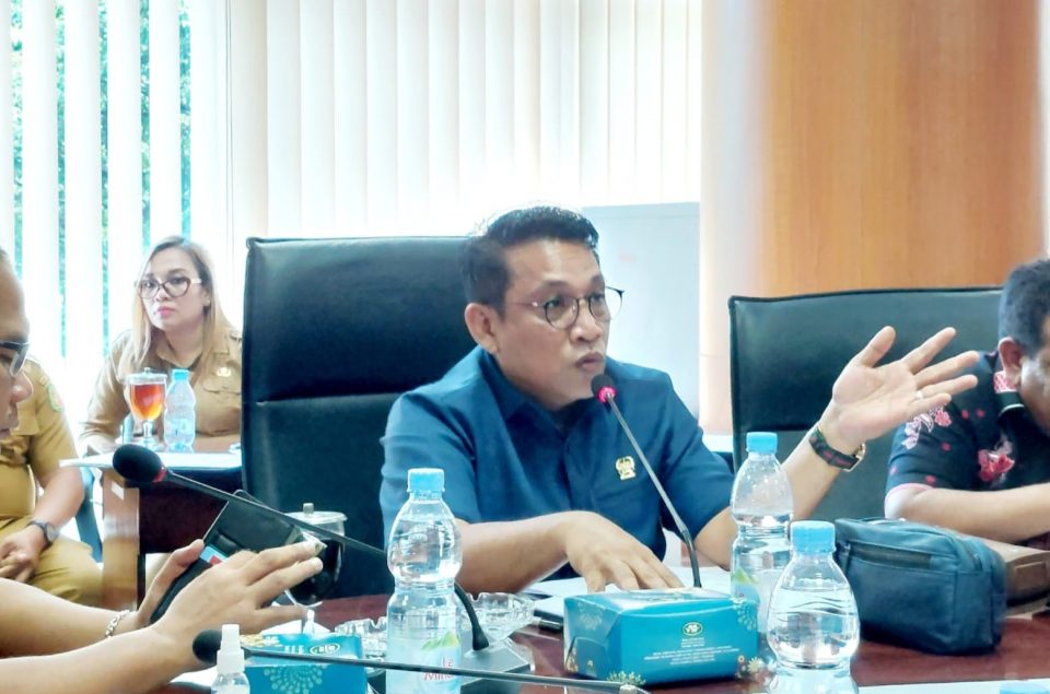Edwin Ingatkan Dinas PU Soal Penanganan Banjir di Jalan Letda Sudjono