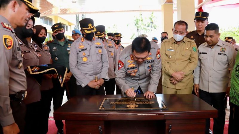 Resmikan Mako Polsek Pasir Penyu Inhu, Kapolda Riau : Kantor Megah Polsek Ini Rumah Rakyat
