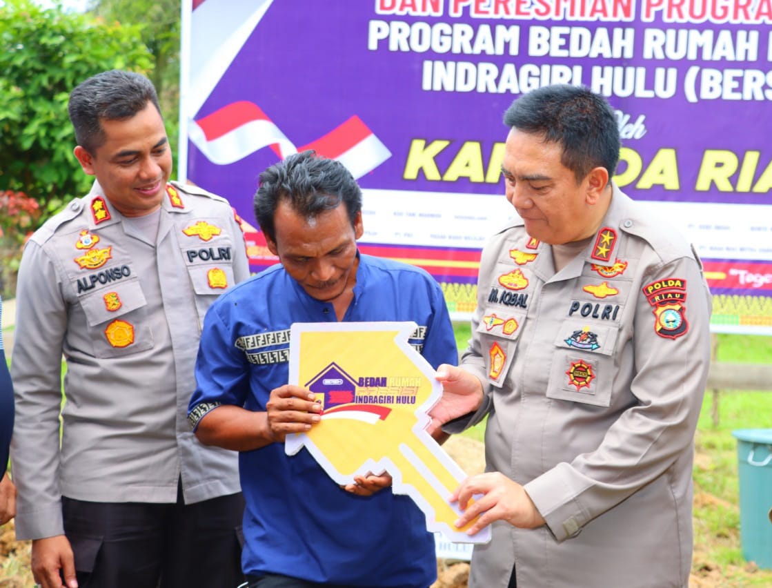 Warga Kurang  Mampu Punya Rumah Dari  Program Bersih Polres Inhu
