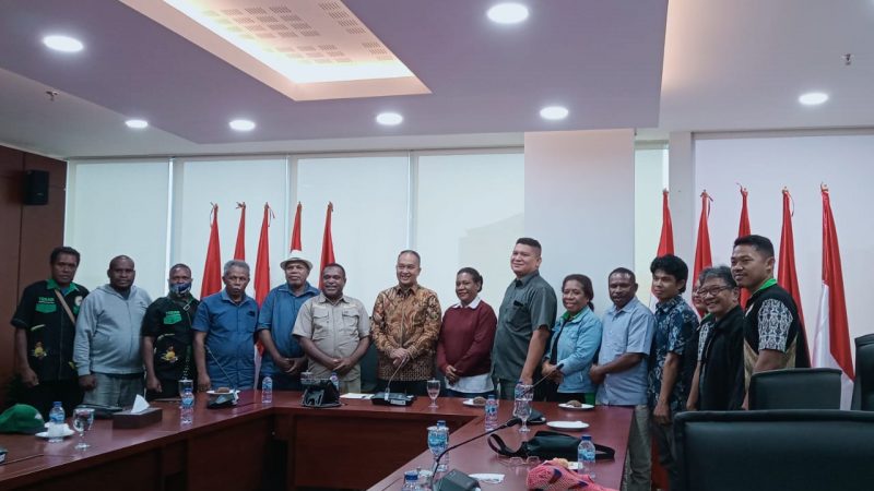 Kabid PMK Melkias Homer Minta Masyarakat Menyambut Program TEKAD di Maybrat