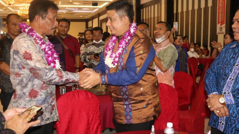 Bupati Samosir bersama Walikota Batam Hadiri pelantikan Pengurus Samosir Nauli