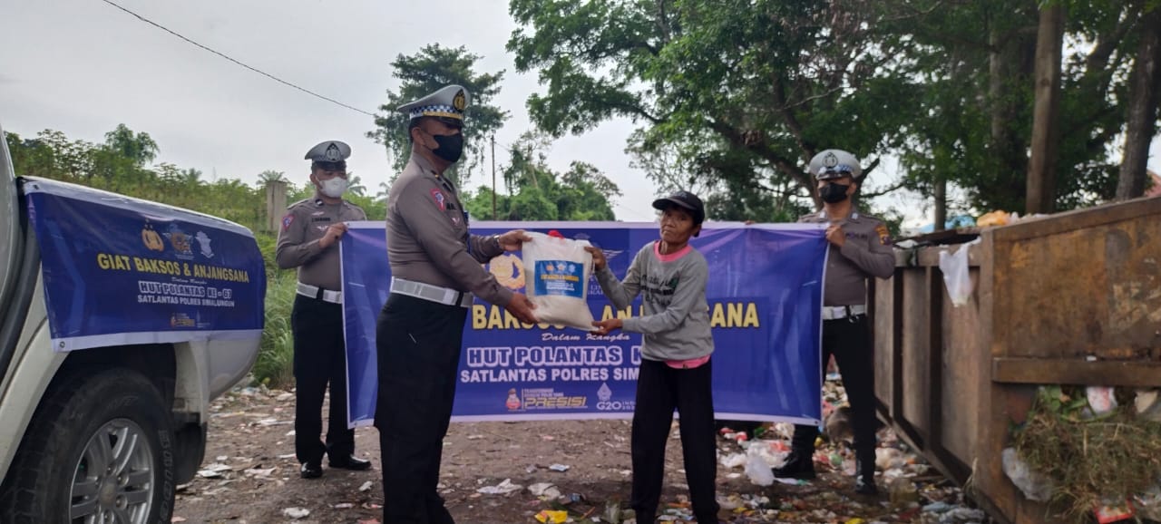 Sat Lantas Polres Simalungun Melaksanakan Kegiatan Bakti Sosial Dalam Rangka Hari Lalu Lintas Bhayangkara Ke 67