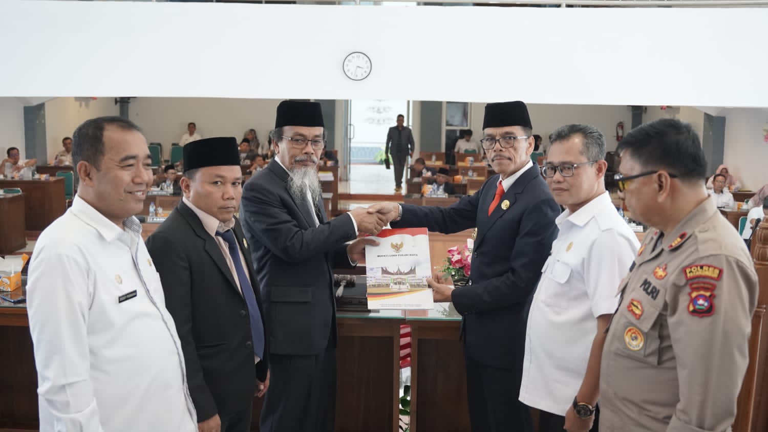 RAPBD – P 2022,  48 Butir Jawaban Bupati Safaruddin Untuk 8 Fraksi DPRD Limapuluh Kota