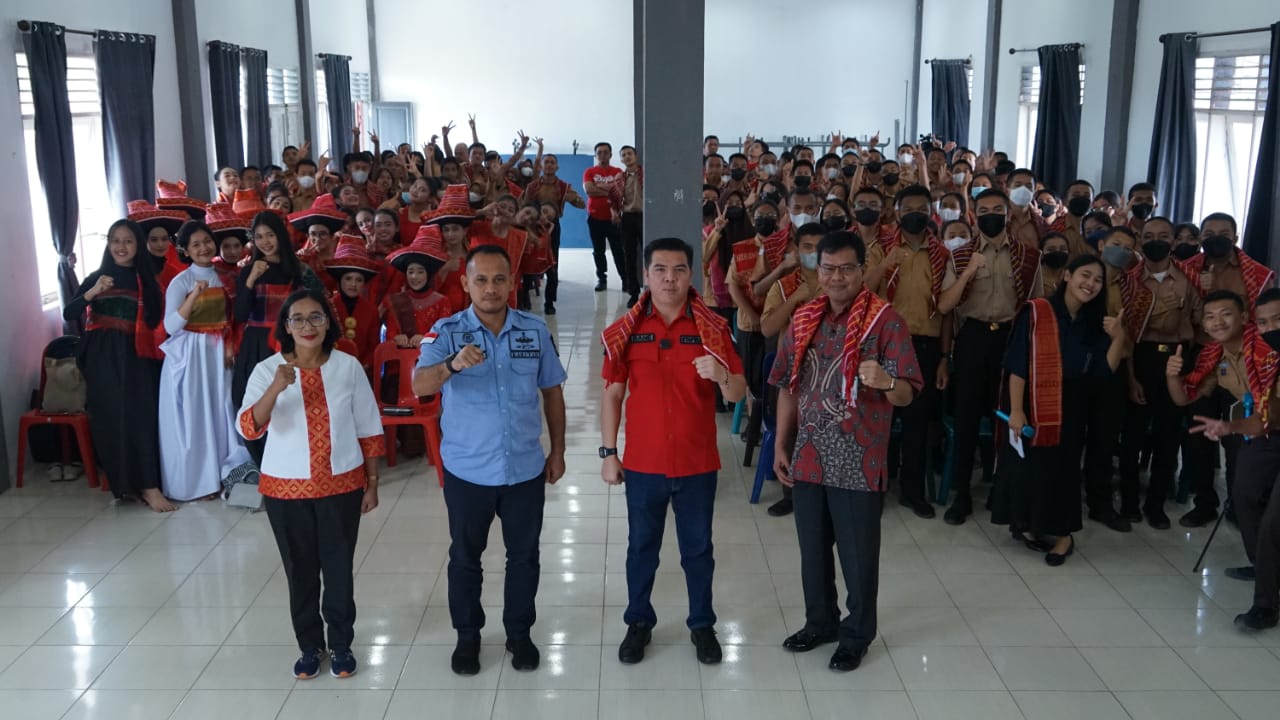 Bane Raja Manalu Motivasi Pelajar SMA Negeri 1 Kabanjahe untuk Menjadi Orang Sukses