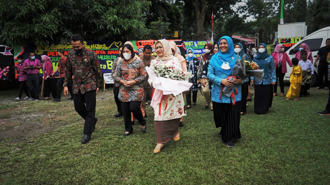 SDLB Negeri Stabat Gelar Pentas Seni, Ketua PKK Langkat & Provsu Berikan Apresiasi