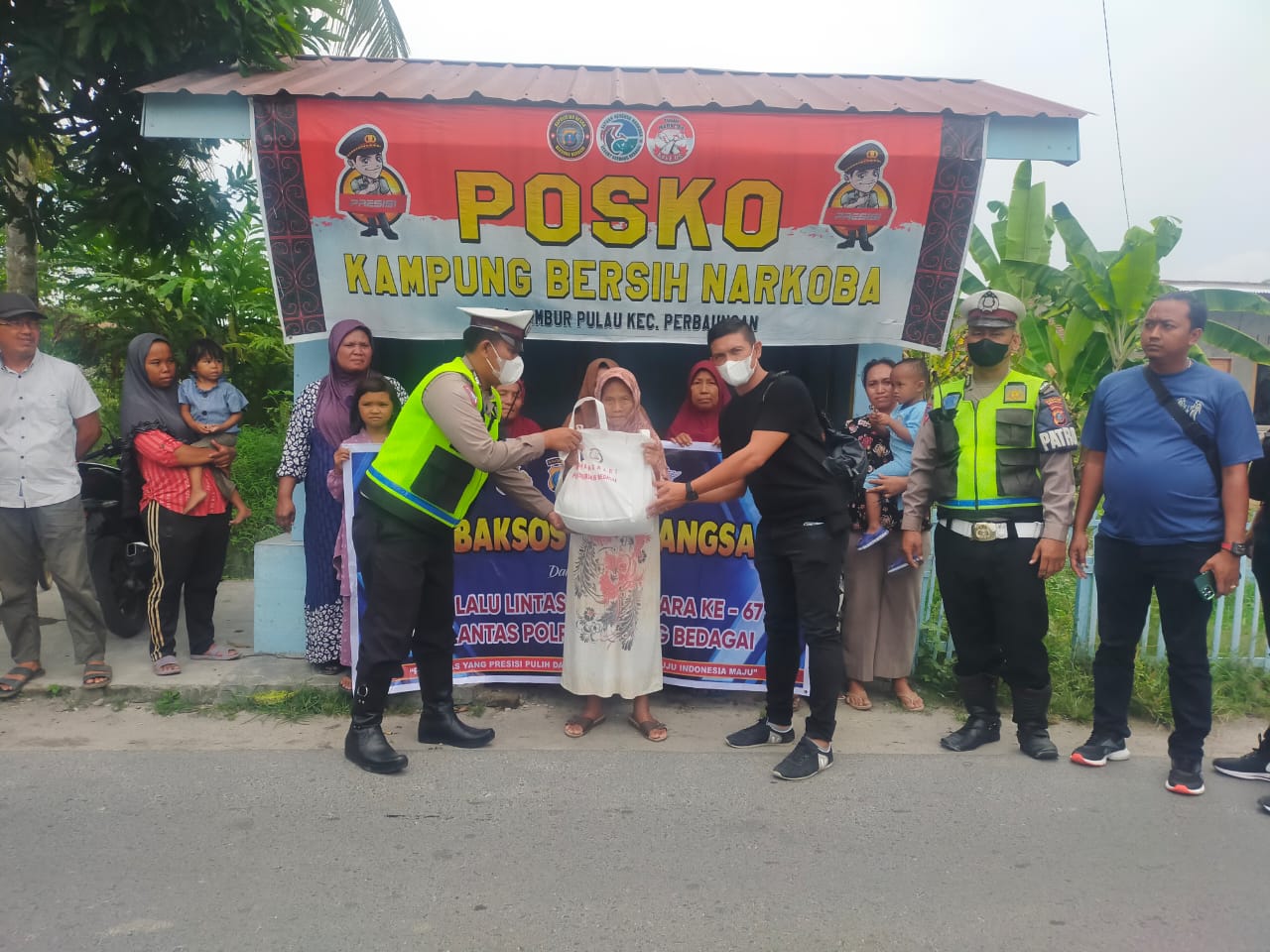 Polres Sergai Bantu Warga Kurang Mampu Terdampak Penyesuaian Harga BBM