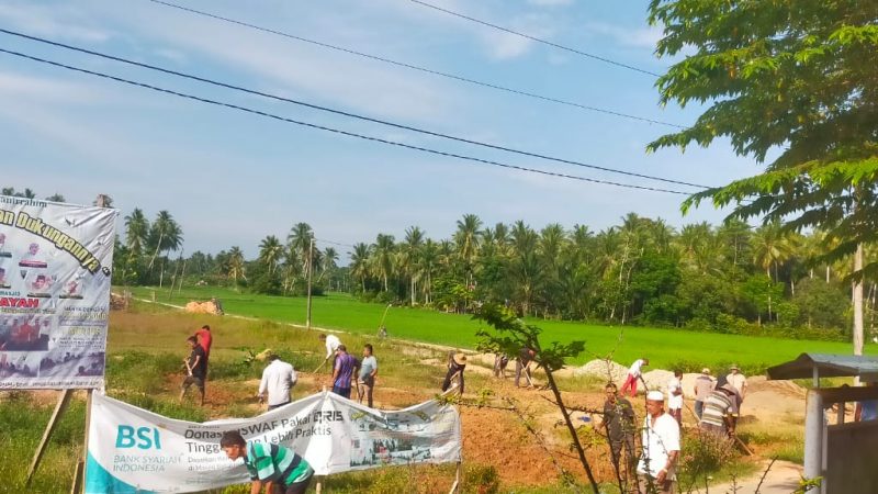 Gotong royong lahan masjid BAITUL HIDAYAH Gampong buket pala idi Rayeuk