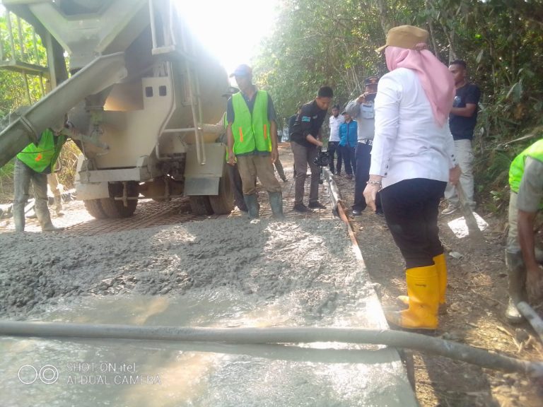 Bupati Musi Rawas Monitoring Proyek Jalan di Kecamatan Suka Karya