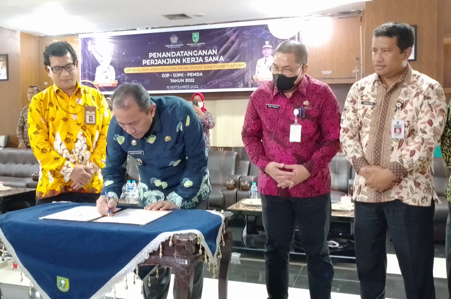 Wabup Inhu Teken Kerjasama Optimalisasi Pemungutan Pajak