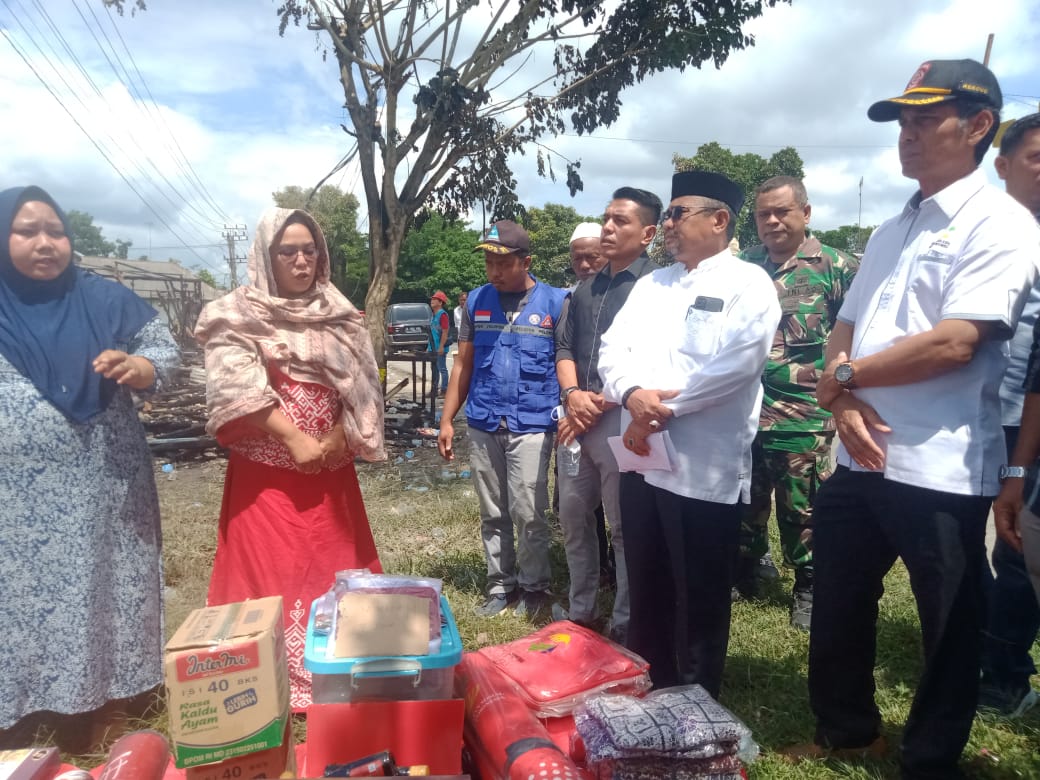 Pj Walikota Langsa Serahkan Bantuan Kepada Korban Kebakaran