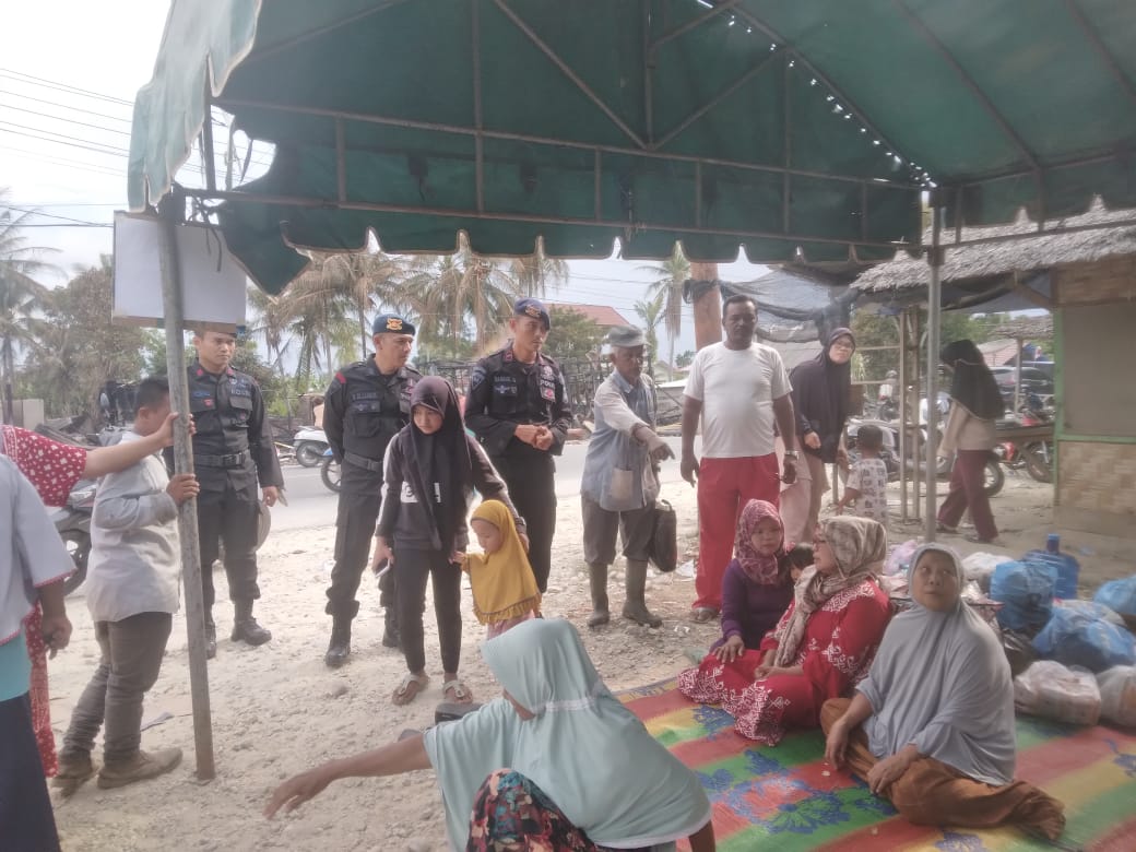Brimob Aramiah Polda Aceh, Salurkan Bantuan Untuk Masyarakat Korban Kebakaran di Gampong Kapa