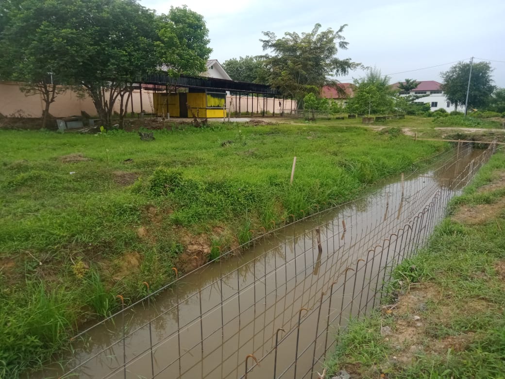 Diduga Dikerjakan Tidak Sesuai Rab, Proyek Drainase Tahap II Unsam ‘Asal Jadi”