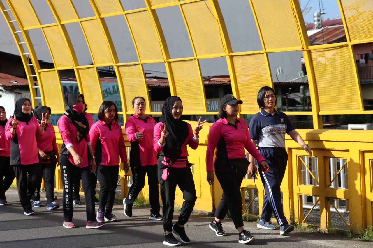Polres Pematang Siantar Laksanakan Jalan Santai dan Senam Sehat Bersama Bank BTN Kantor Cabang Pematang Siantar
