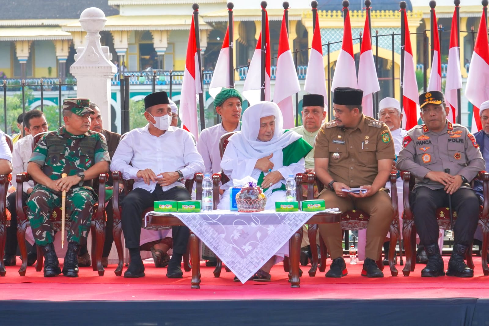 Buka Pelatihan Craft dari Anyaman di Kepulauan Nias, Nawal Lubis Harapkan Dukungan Pemda Sebagai Media Promosi