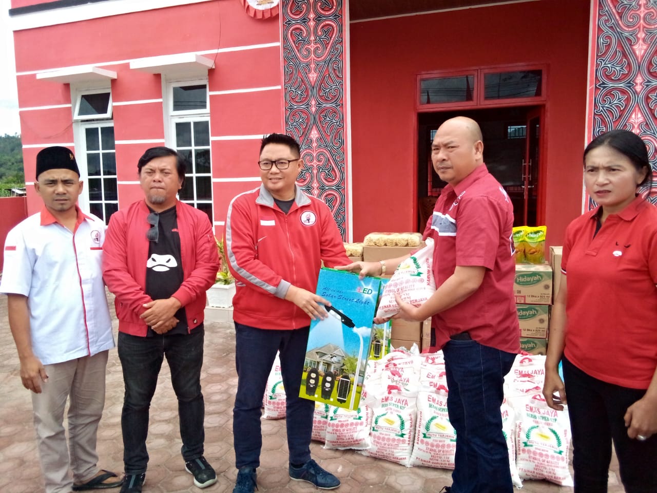 TMP Sumut Turun Ke Taput Beri Bantuan Sembako kepada Warga Korban Gempa