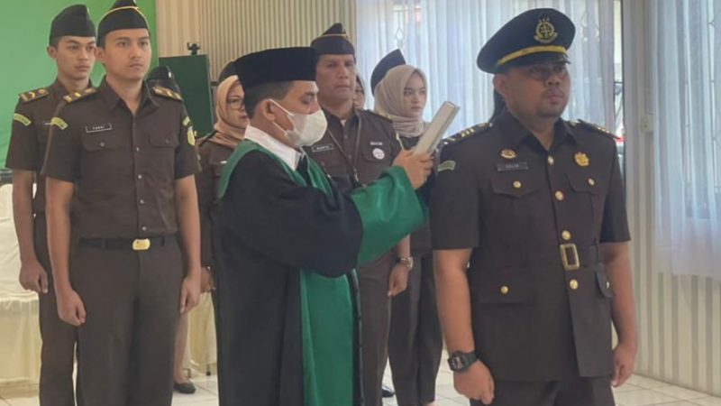 Kajari Inhu Lantik Kasi Perdata dan Tata Usaha Negara Yang Baru 