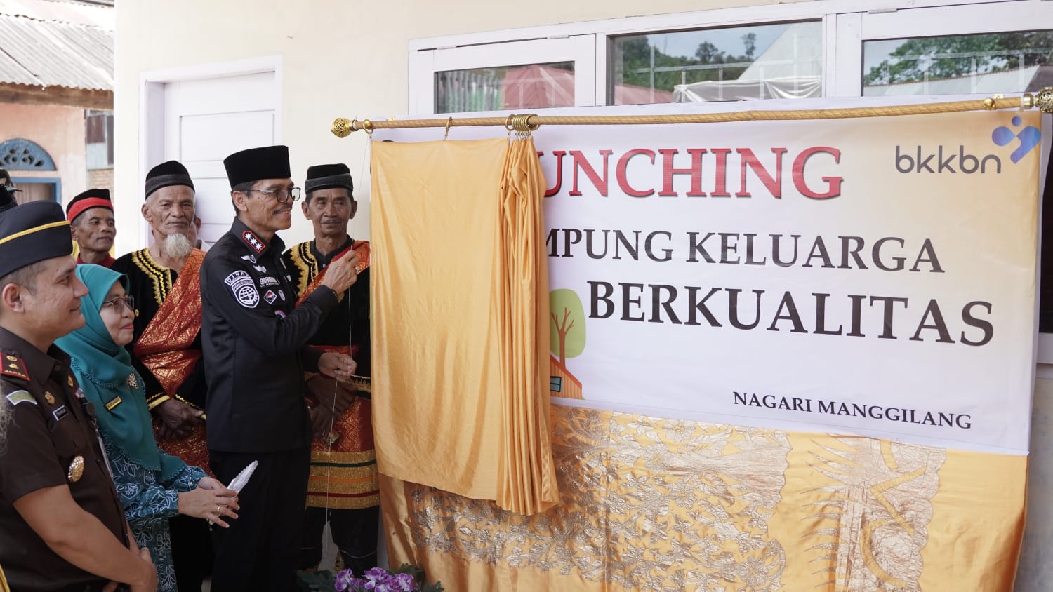 Komit Turunkan Stuting, Bupati Luncurkan Kampung KB dan Pos Gizi Dahsat Manggilang