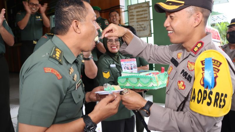 Di Hari Jadinya Ke-77 Tahun 2022, TNI Dapat Surprise dari Polres Pematang Siantar