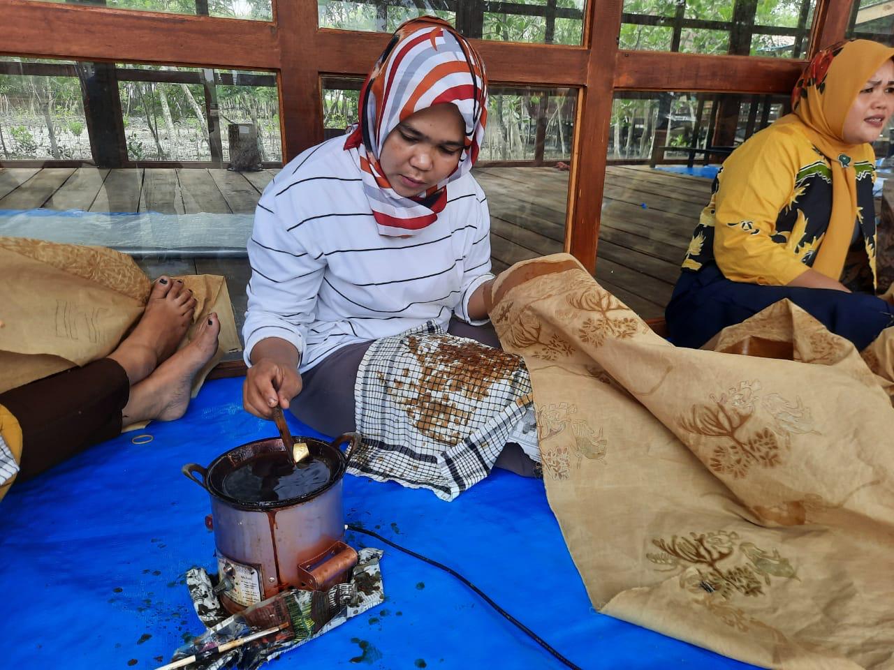 Peringati Hari Batik Nasional Inalum Komitmen Pemberdayaan Produk Lokal Batik Mangrove di Kabupaten Batu Bara