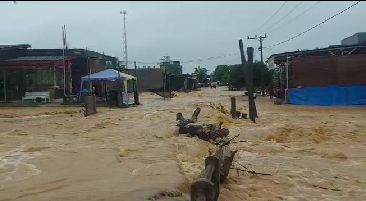 Medco E&P Bergerak Cepat Salurkan Bantuan Tanggap darurat untuk Korban Banjir di Indra Makmu