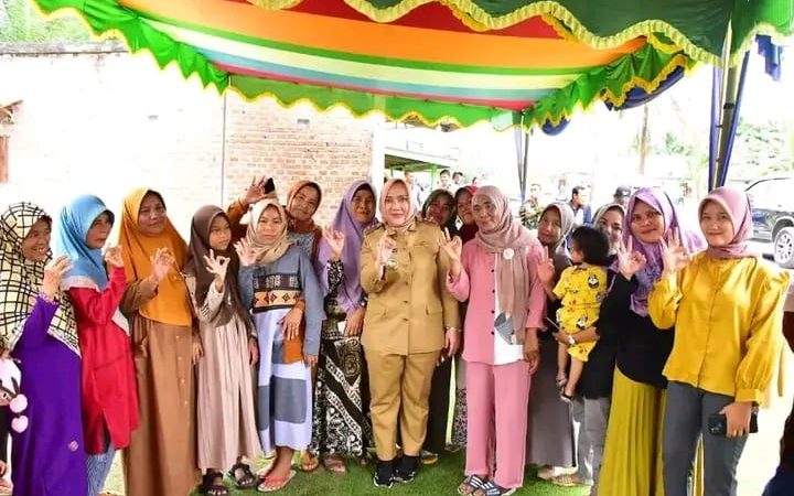 Bupati Musirawas Meninjau  Penyerahan Bantuan Untuk Korban Kebakaran 