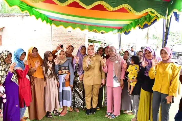 Bupati Musirawas Meninjau  Penyerahan Bantuan Untuk Korban Kebakaran 