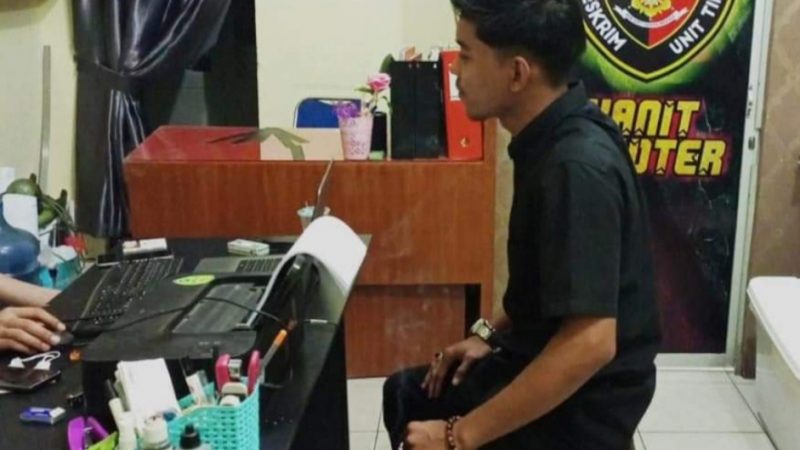 Ancam Patahkan Jari Wartawan , Bobby Di Laporkan Polisi
