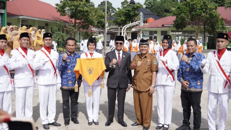 Jadi Pembina Upacara di SMA N 1 Suliki, Ini Kata Bupati Safaruddin