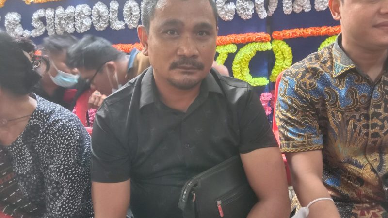 Janses Simbolon: Alm.Sahat Simbolon Orang Baik dan Gampang Berbaur