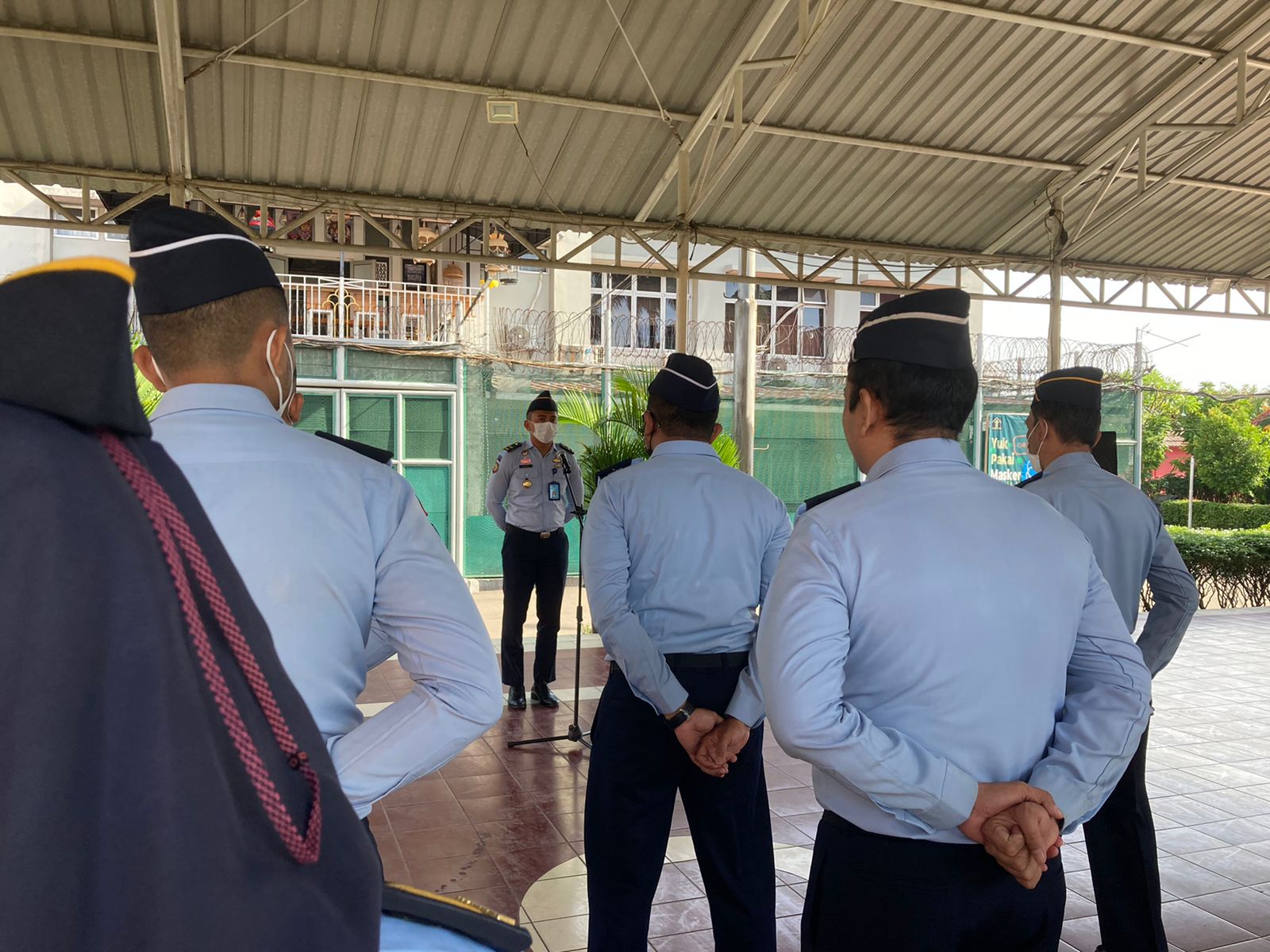 Pimpin Apel Pagi, Kasubsi Adper Ingatkan Dispilin Pegawai Rutan Cipinang DKI Jakarta Melalui Absensi Fingerprint Offline