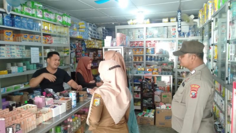 Polsek dan UPT Puskesmas Pantai Cermin Sosialisasikan SE Larangan Jual Sirup Anak
