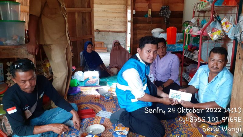 YBM PLN UP3 Rengat Salurkan Bantuan dan Jemput Bola Sosialisasikan Peduli Kelistrikan