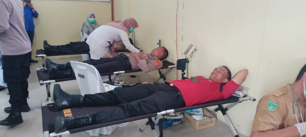 Pers Aceh Barat Donor Darah Meriahkan HUT Humas Polri dan Hari Santri 25 Oktober 2022