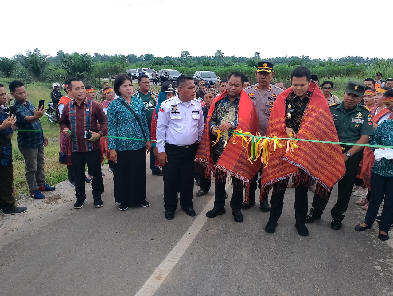 Bupati dan Wabup Sergai Wujudkan Harapan Masyarakat, Jalan Desa Malasori Diresmikan