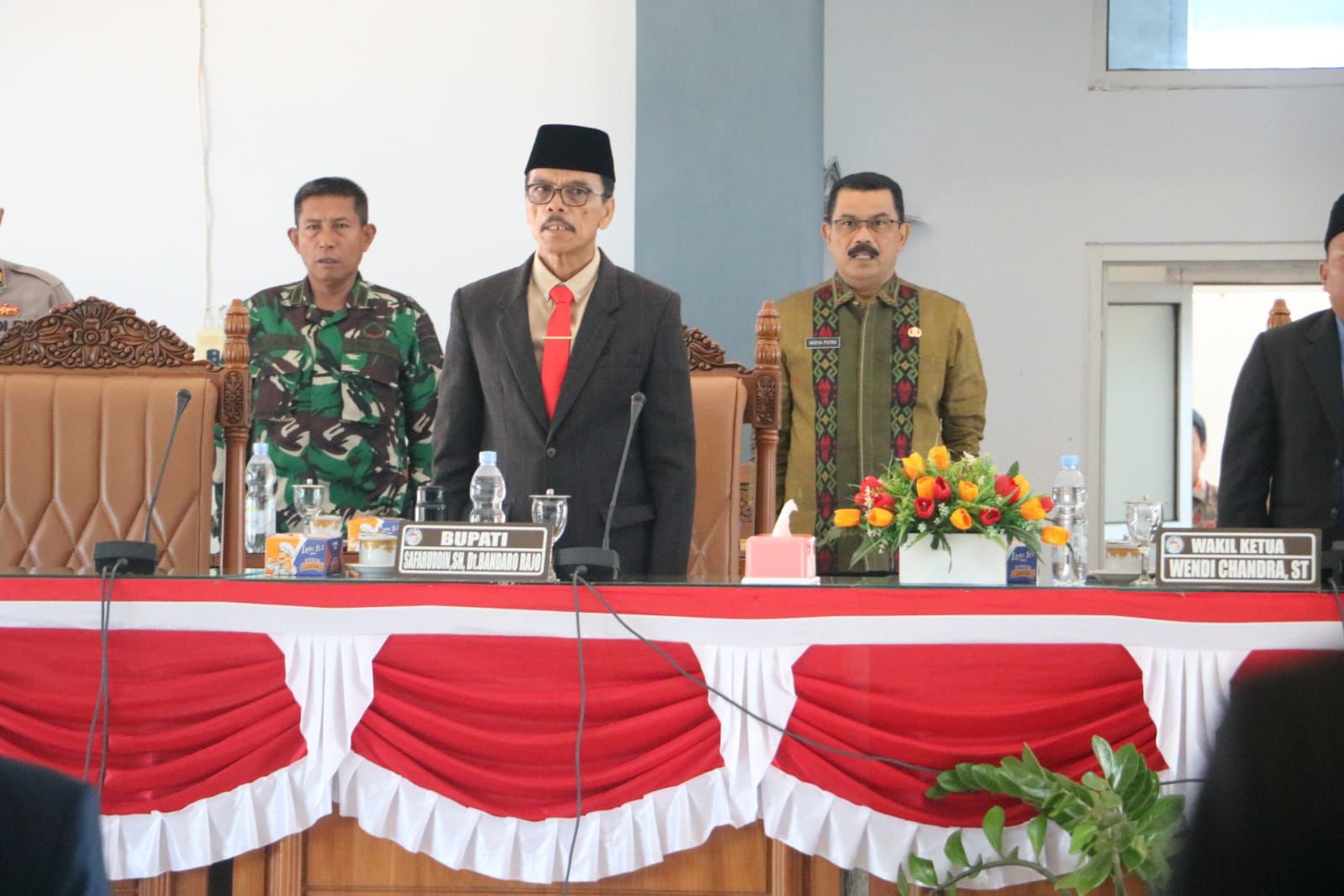 Bupati Safaruddin Dengarkan Pandangan Umum Fraksi DPRD Tentang RAPBD 2023 dan RANPERDA Pernyataan Modal
