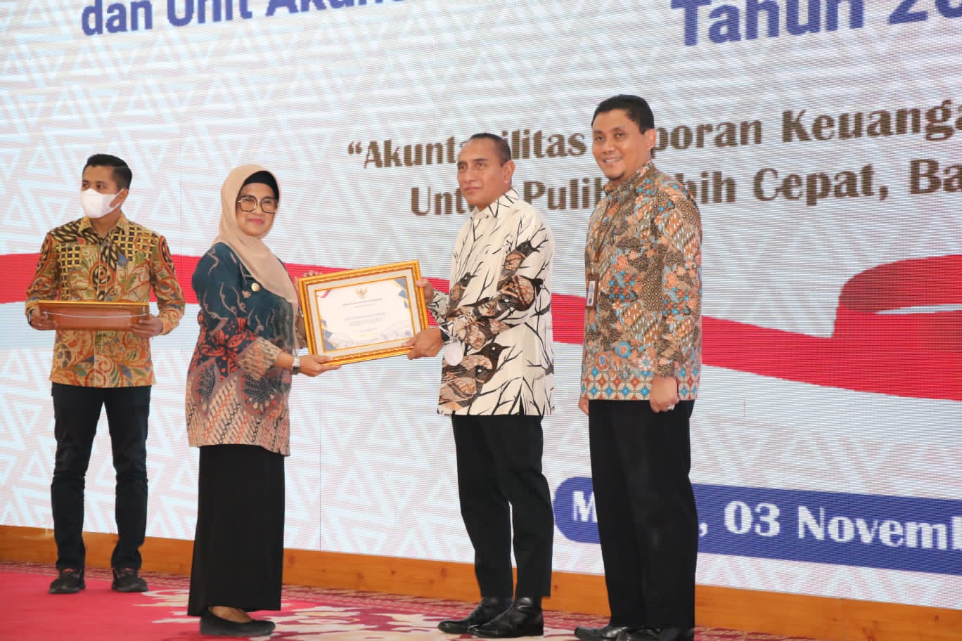 Wali Kota Pematang Siantar Terima Penghargaan dari Menkeu Atas Prestasi Opini WTP LKPD TA 2021