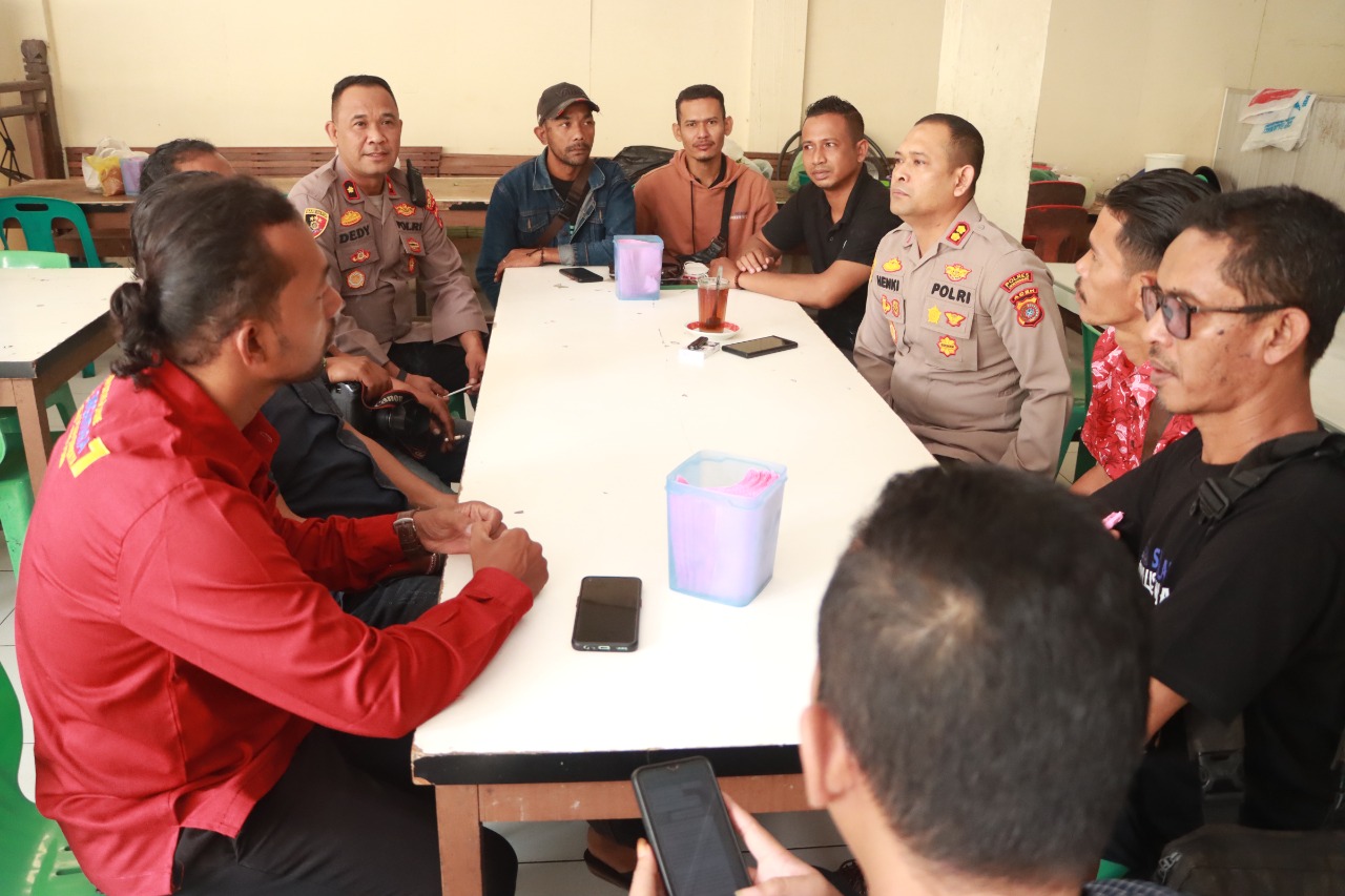 Jumat Curhat, Kapolres Lhokseumawe Serap Informasi dari Masyarakat Sambil Ngopi