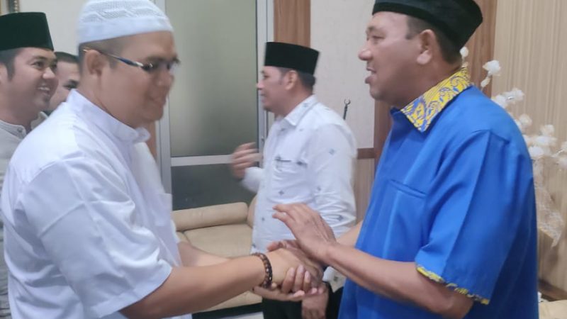 Plt Bupati Langkat Dengan Anggaran Pribadi Membawa 15 Orang Warga Berangkat Umroh Bersama