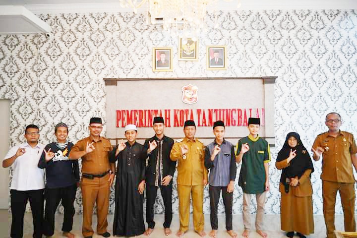 Walikota Waris Terima 7 Pemuda Tanjungbalai Lulus Universitas Al Azhar Kairo