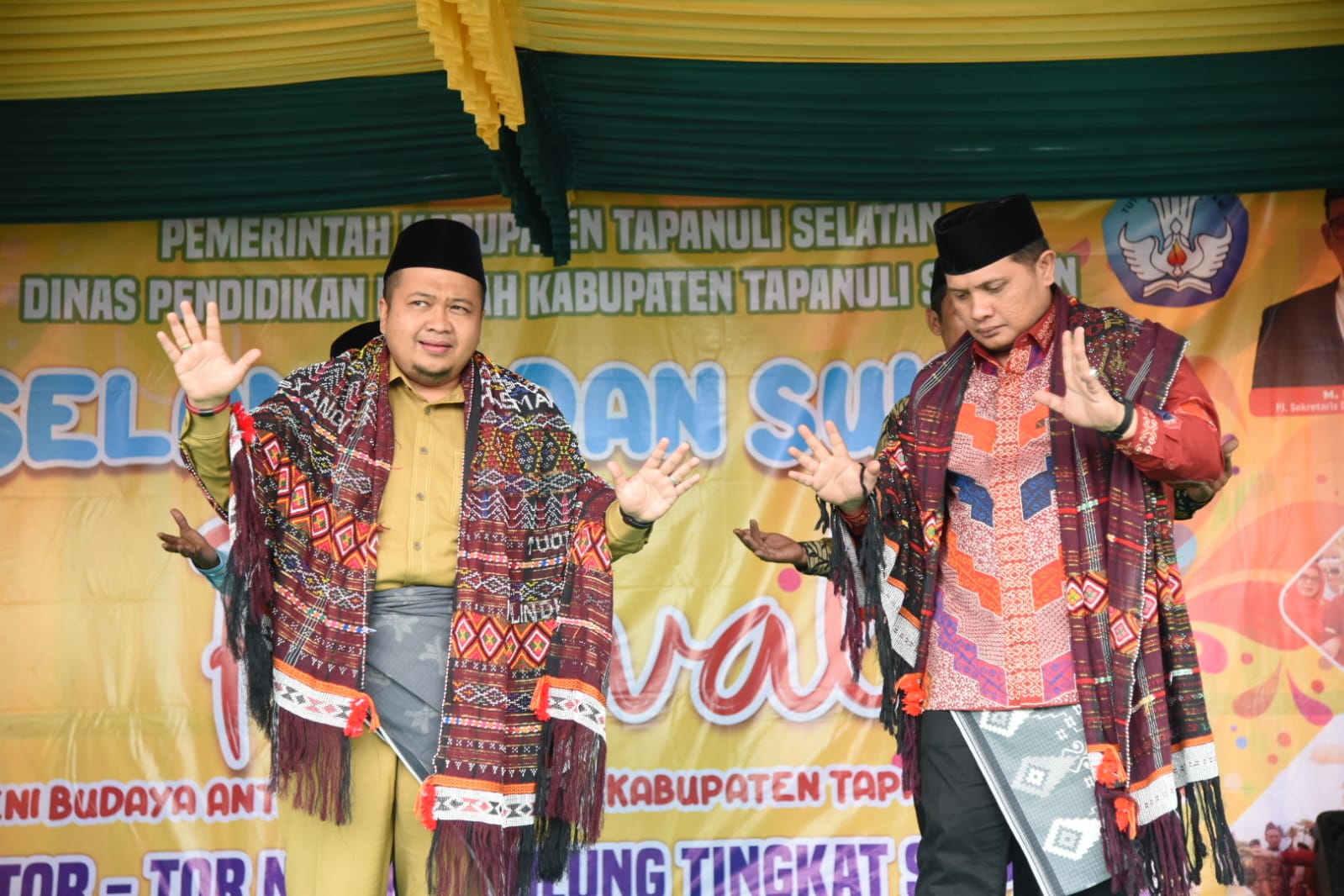 Bupati Dolly Buka Festival Seni Budaya Antar Pelajar Se – Kabupaten Tapsel