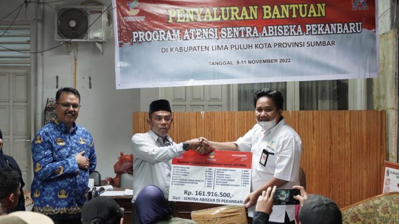 Bersama Balai Sentra Abiseka, Pemkab Limapuluh Kota Salurkan 55 Paket Bantuan Atensi