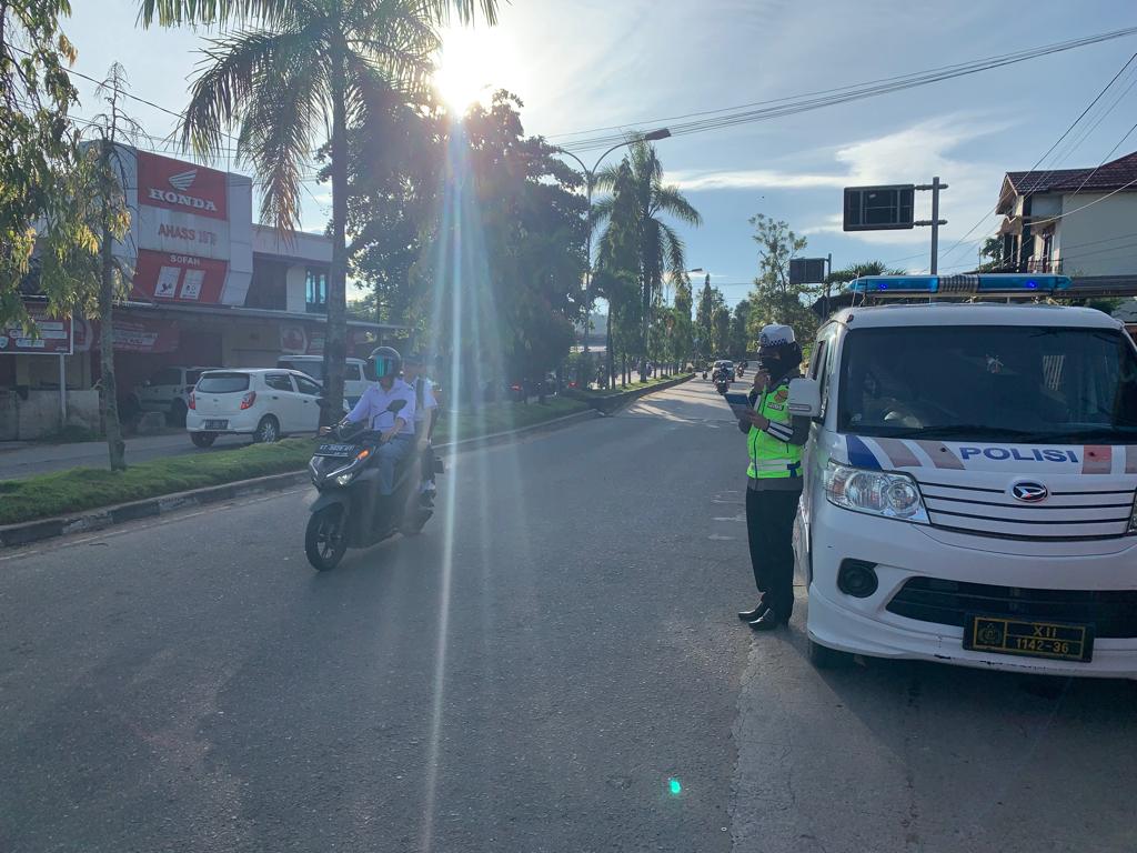 Satlantas Polres Kukar Aktif Gelar Penling Imbau Masyarakat Tertib Berlalu Lintas