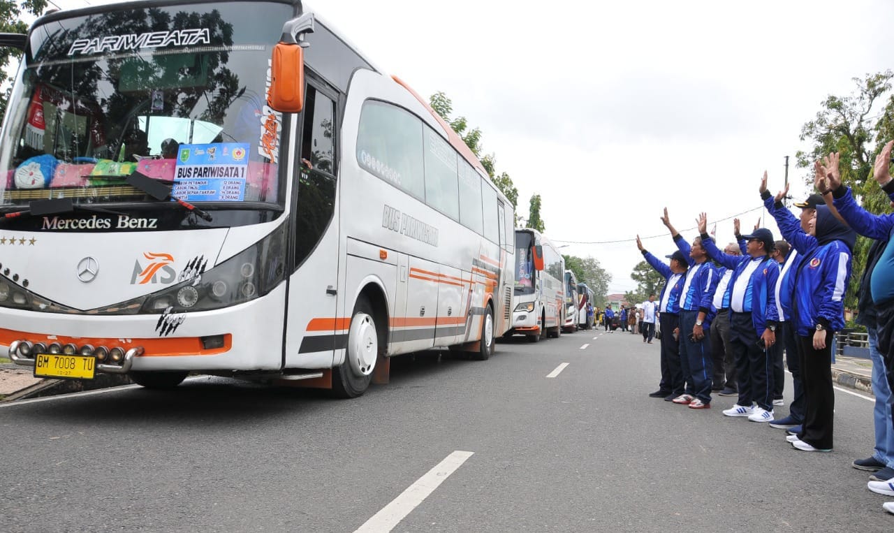 Bupati Inhu Lepas Kontingen Berlaga Di Ajang Porprov X Riau 2022