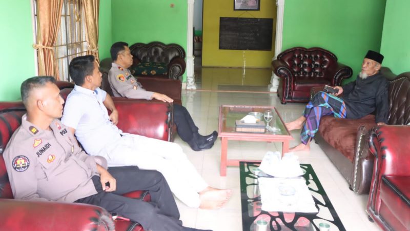 Silaturahmi Dengan Tokoh Agama, Polres Sergai Kunjungi Kediaman Ustad H. Tamlih Nasution