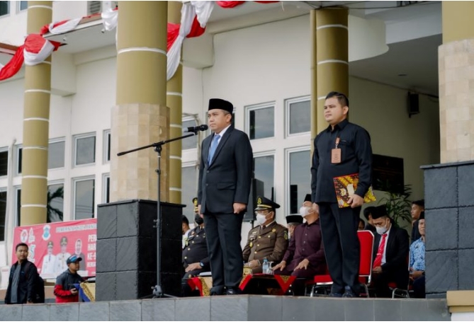 Wali Kota Pangkalpinang Maulan Aklil Menghadiri Rapat Paripurna