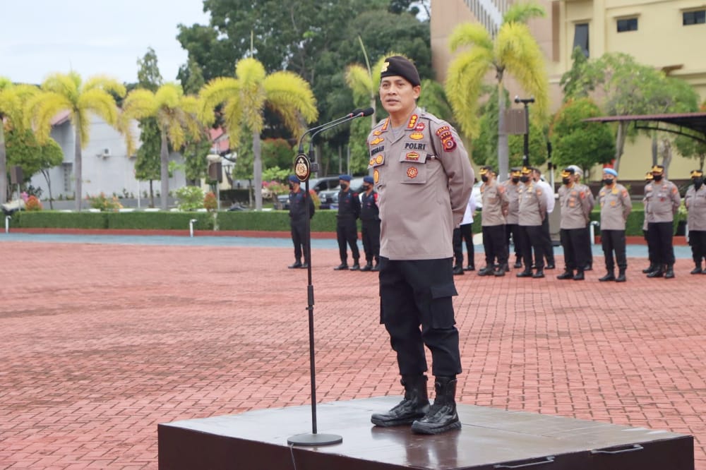 Dirsamapta Polda Aceh Pimpin Apel Pagi di Mapolda Aceh